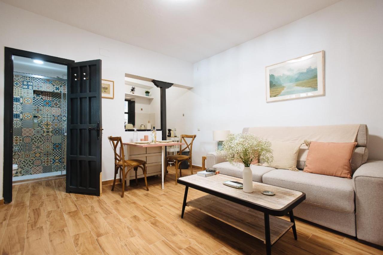 세비야 Aitana'S Retreat With Charming Garden 아파트 외부 사진